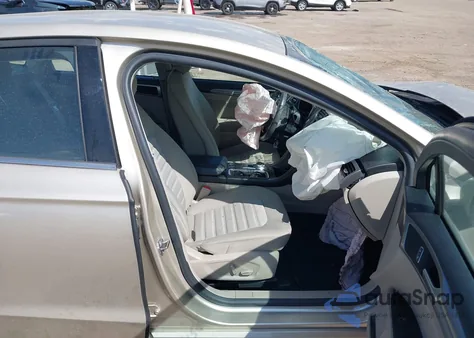 2018 Ford Fusion Hybrid Se z USA, uszkodzony, nr VIN 3FA6P0LU5JR165232